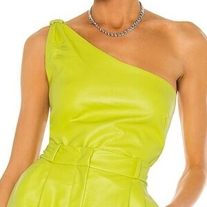The Bar Revolve Owen Faux Leather Top In Pistachio Small